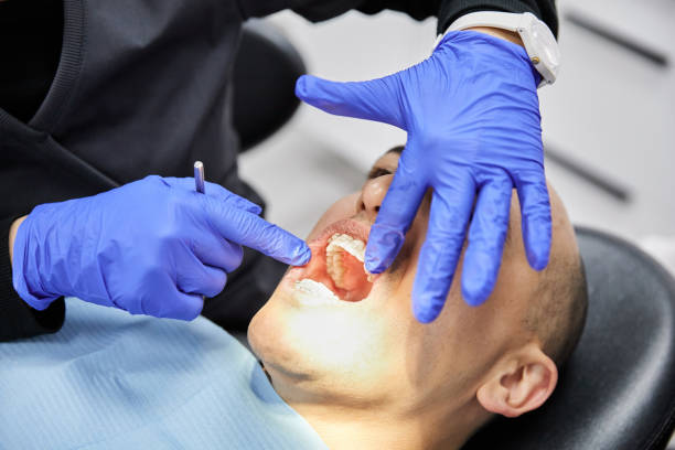 Best Emergency Tooth Extraction  in Cloverleaf, TX
